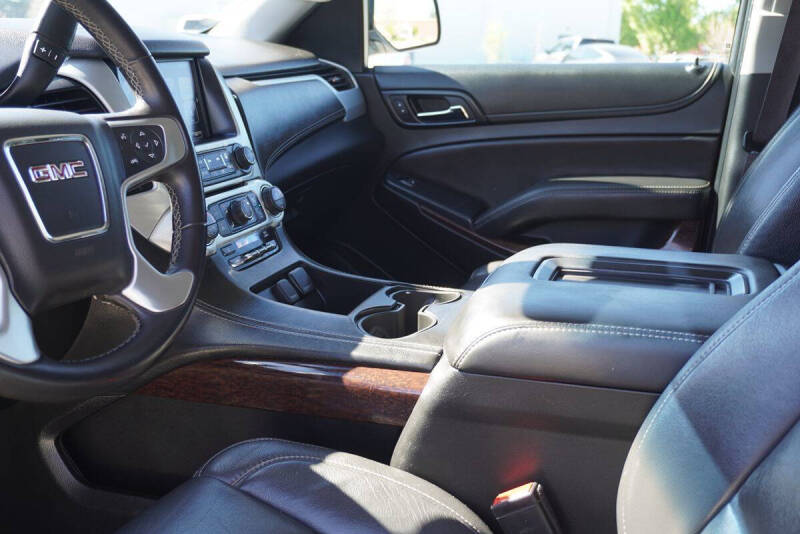 2017 GMC Yukon XL SLE