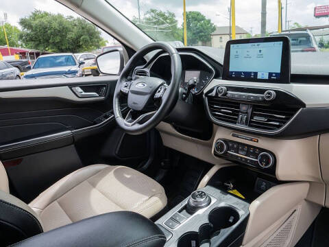 2022 Ford Escape SEL
