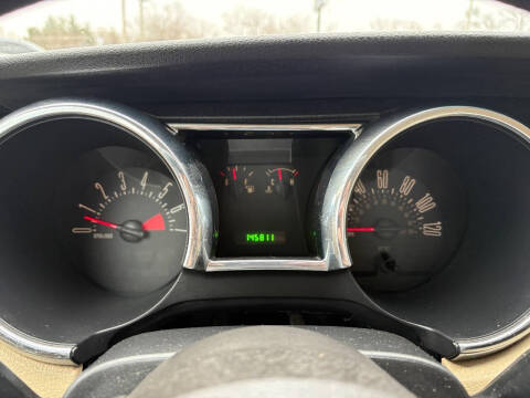 2005 Ford Mustang V6 Deluxe