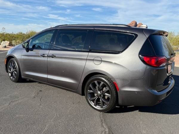 2019 Chrysler Pacifica Touring L