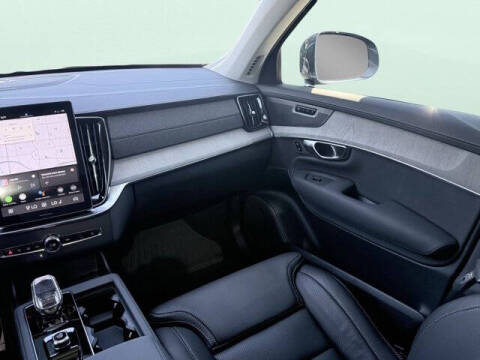 2025 Volvo XC90 T8 Ultra Bright Theme 6P