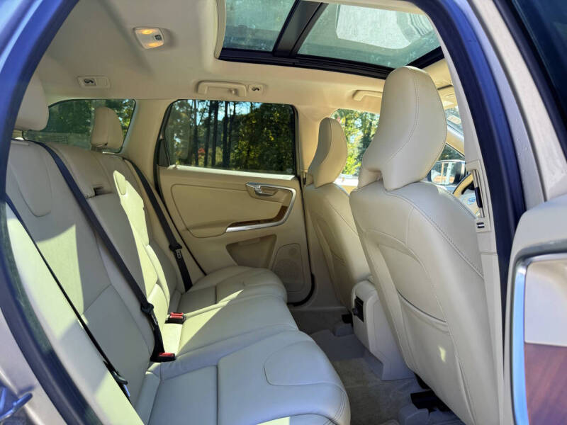 2015 Volvo XC60 T5 Drive-E Platinum