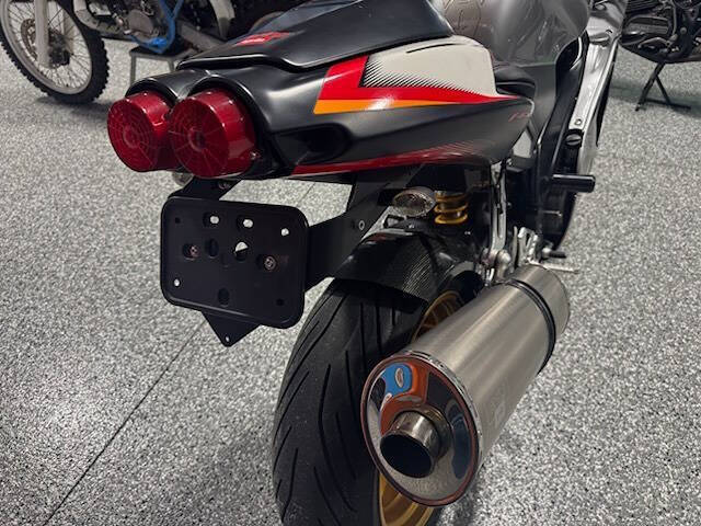 2003 Aprilia RSV 1000R