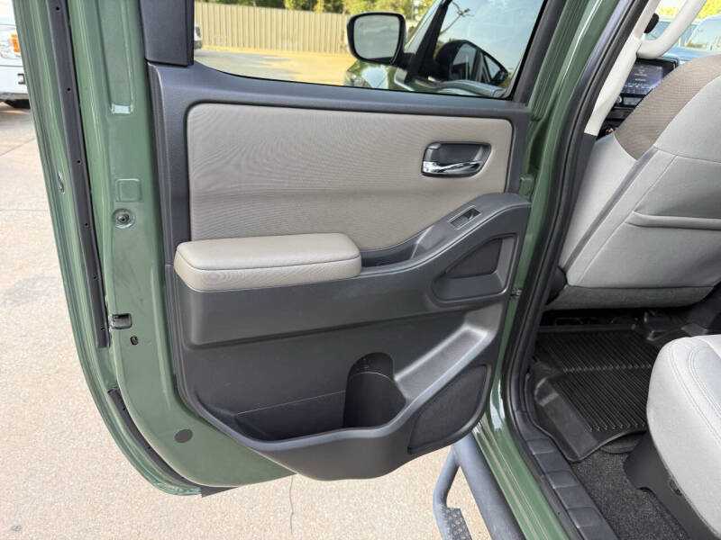 2022 Nissan Frontier SV