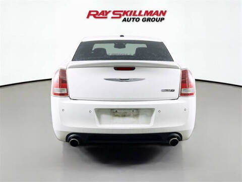 2012 Chrysler 300 SRT8