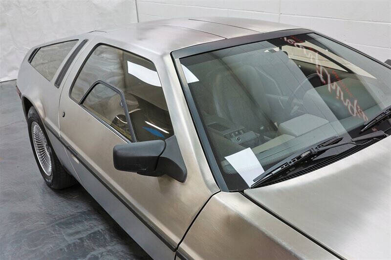 1982 DeLorean DMC-12