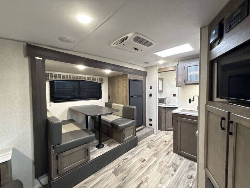 2022 Venture RV Sonic