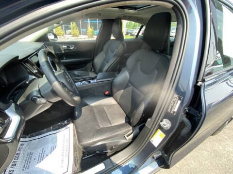 2024 Volvo S60 B5 Core Dark Theme