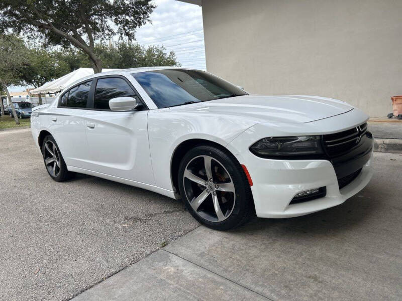 Used 2017 Dodge Charger SXT with VIN 2C3CDXHG0HH581829 for sale in Davie, FL