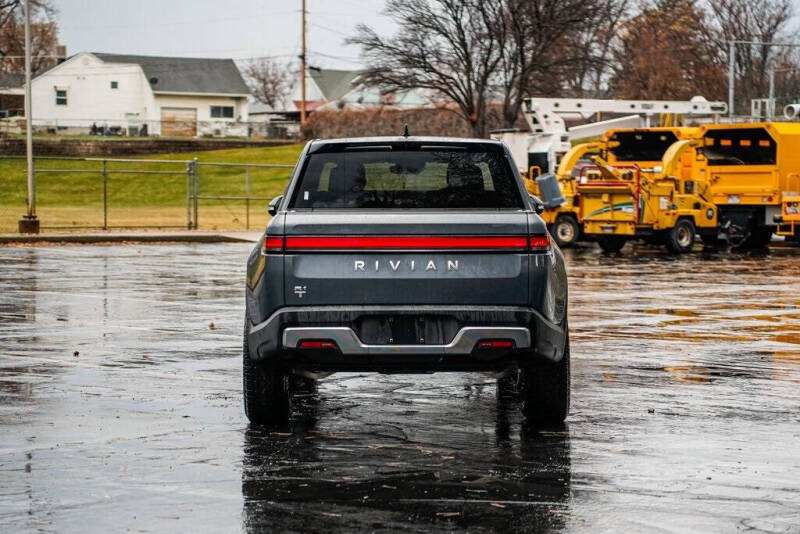 2024 Rivian R1T