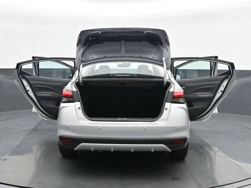 2023 Nissan Versa SV