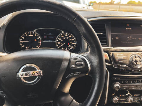 2020 Nissan Pathfinder SV