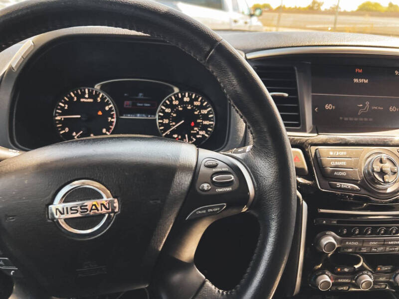 2020 Nissan Pathfinder SV