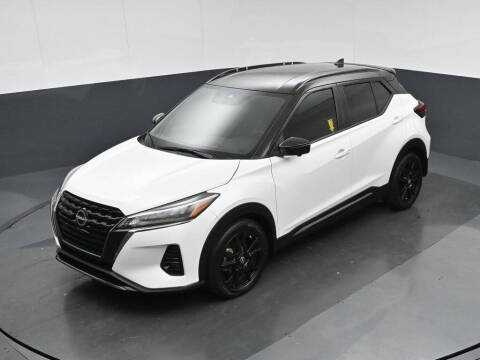 2022 Nissan Kicks SR