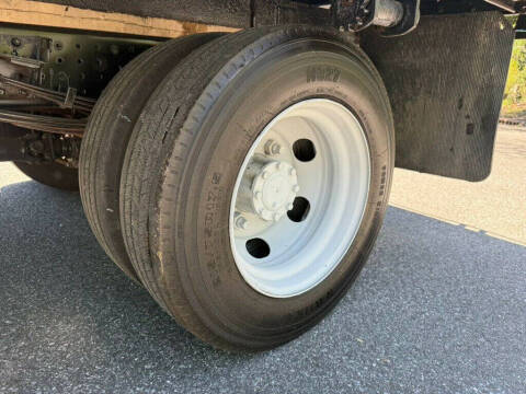 2017 Mitsubishi Fuso FE180