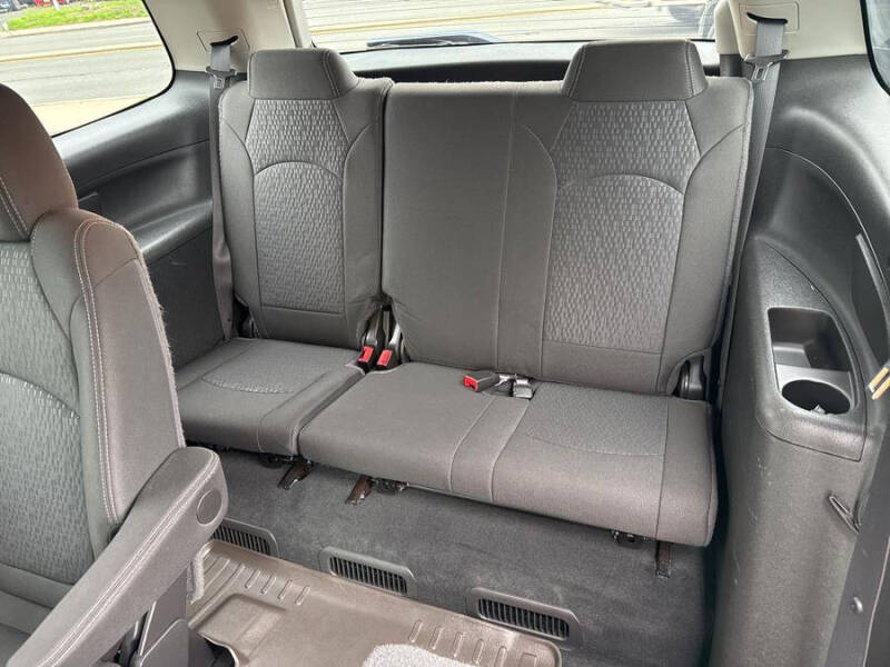 2016 GMC Acadia SLE-2