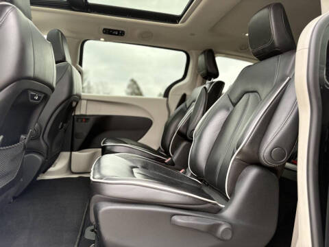 2023 Chrysler Pacifica Plug-In Hybrid Limited