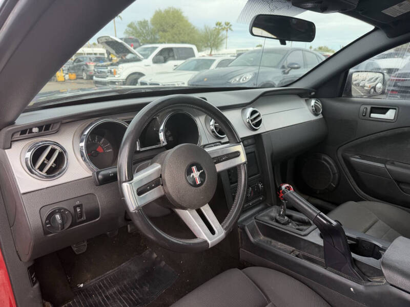 2005 Ford Mustang GT Deluxe