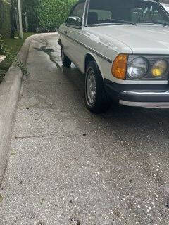 1982 Mercedes-Benz 300-Class