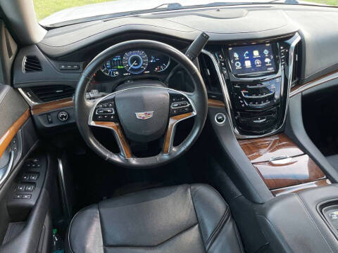 2016 Cadillac Escalade Luxury Collection