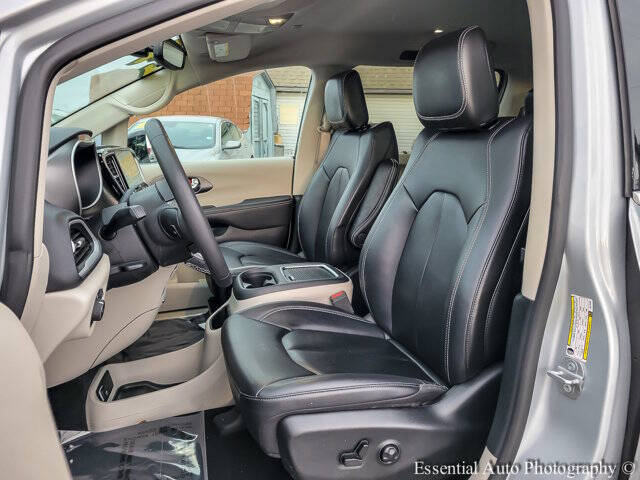 2024 Chrysler Pacifica Touring L