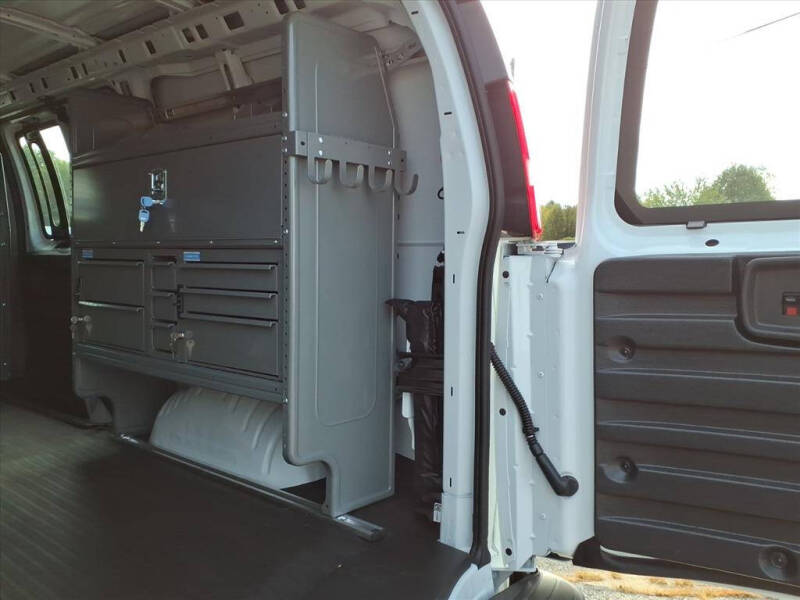 2025 Chevrolet Express 3500