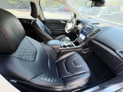 2023 Ford Edge Titanium