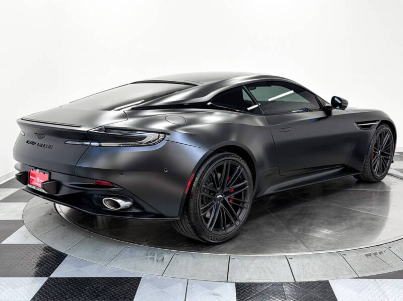 2025 Aston Martin DB12 V8
