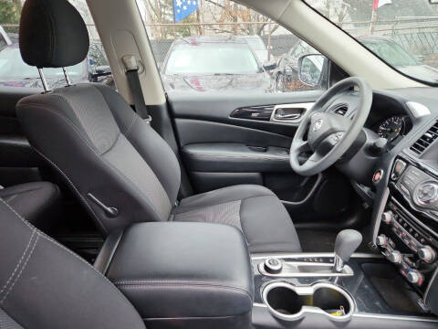 2020 Nissan Pathfinder S