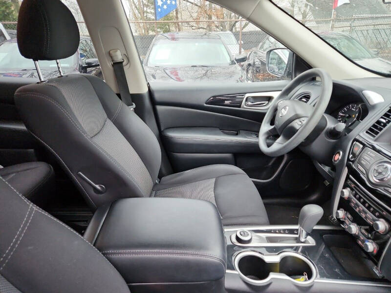 2020 Nissan Pathfinder S