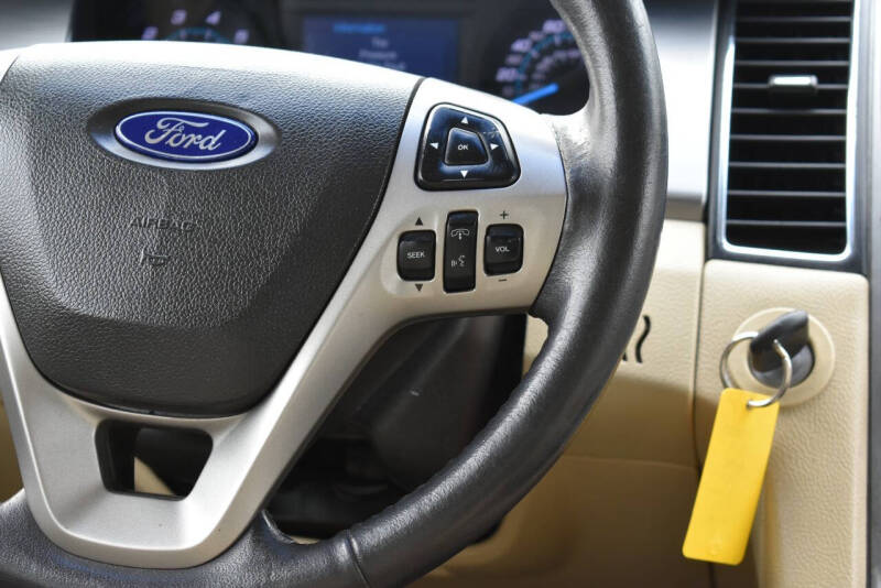 2015 Ford Taurus SEL