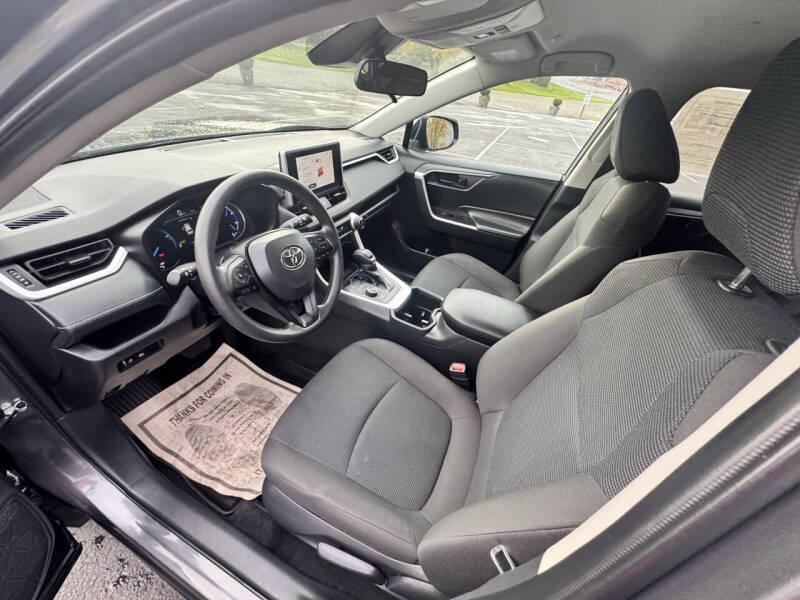 2024 Toyota RAV4 Hybrid LE