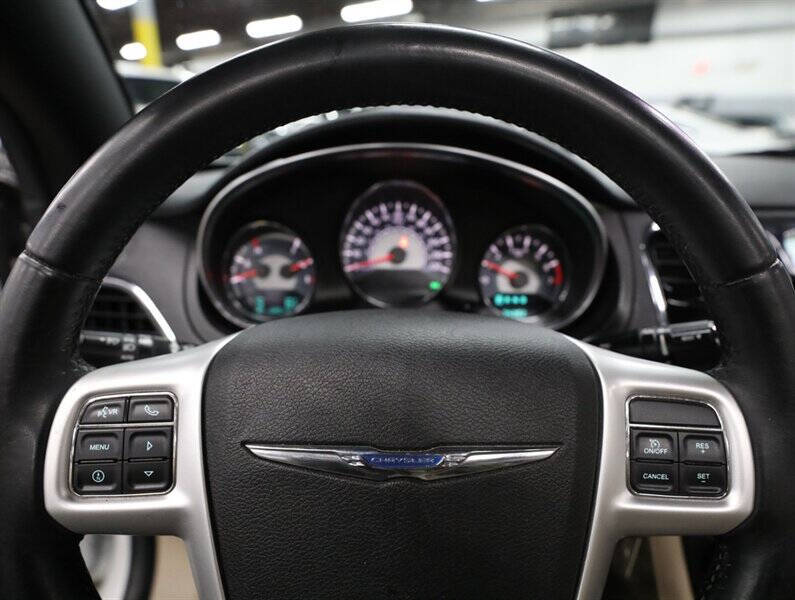 2013 Chrysler 200 Limited