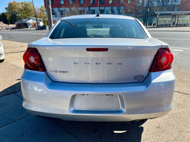 2012 Dodge Avenger SXT photo 7