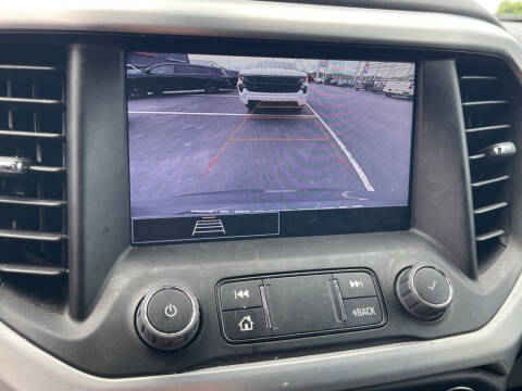 2023 GMC Acadia SLE