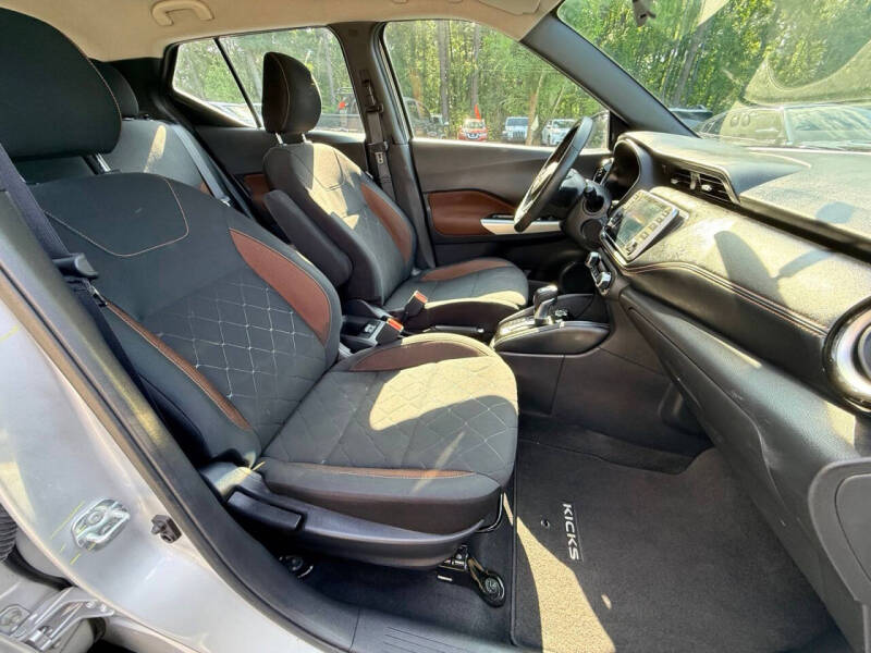 2019 Nissan Kicks SR