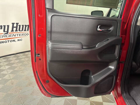 2024 Nissan Frontier SL