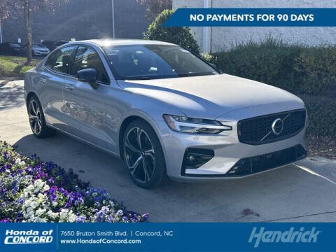 2024 Volvo S60 B5 Core Dark Theme