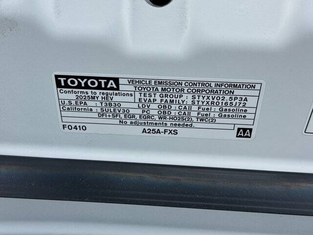 2025 Toyota Camry SE