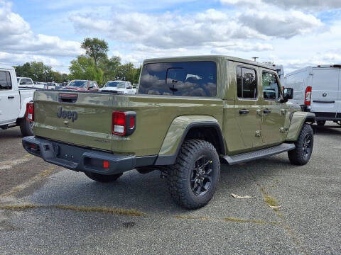 2025 Jeep Gladiator Sport