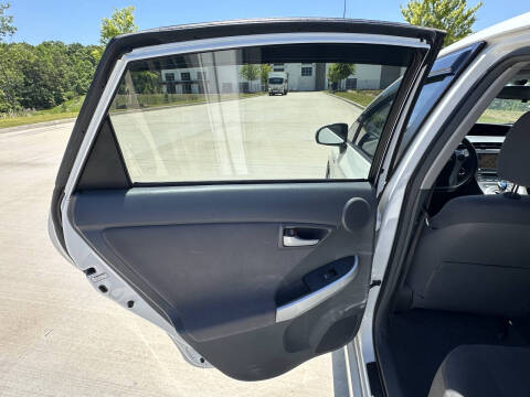 2010 Toyota Prius III