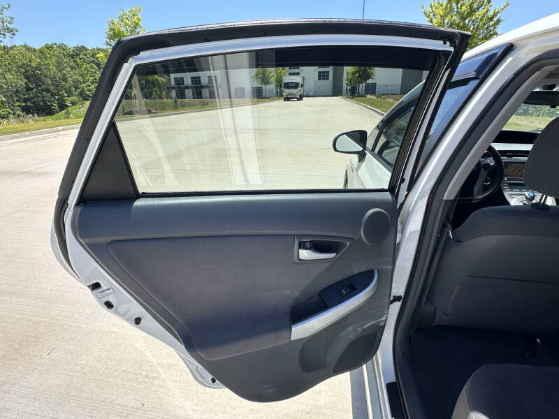 2010 Toyota Prius III