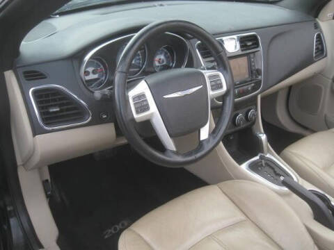 2011 Chrysler 200 Limited