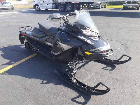 2019 Ski-Doo MXZ® X 850 E-TEC Ripsaw 1