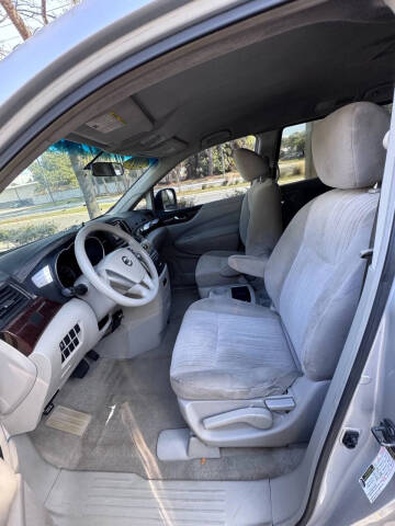 2011 Nissan Quest