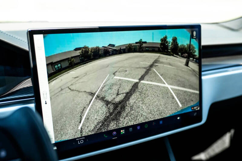 2022 Tesla Model S Plaid