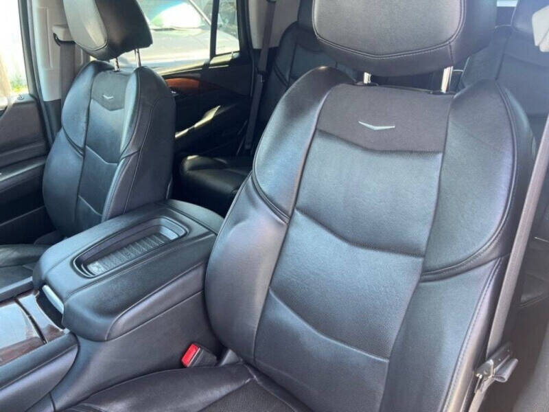 2019 Cadillac Escalade Luxury