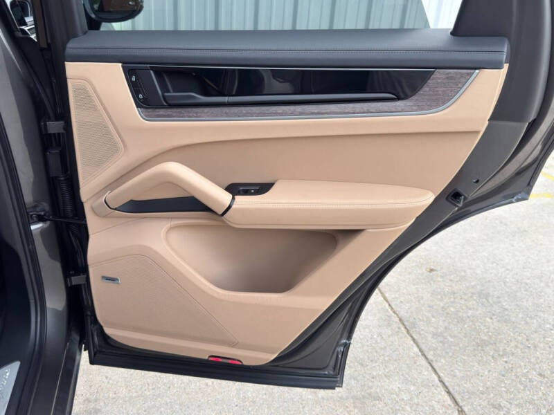 2024 Porsche Cayenne