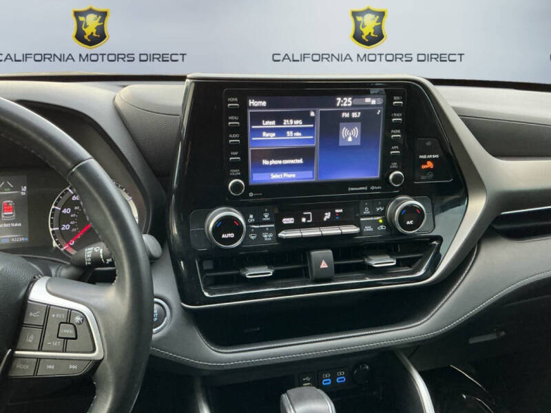 2022 Toyota Highlander LE