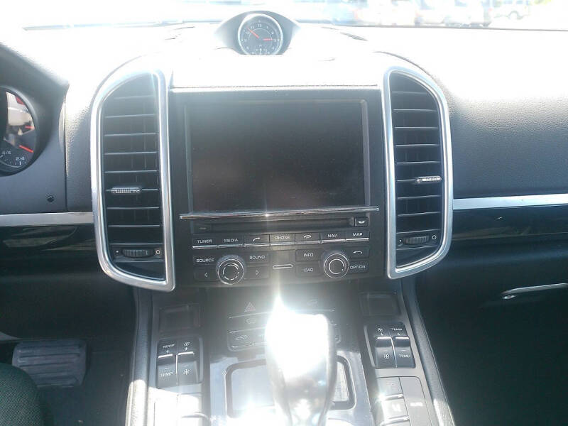 2014 Porsche Cayenne Platinum